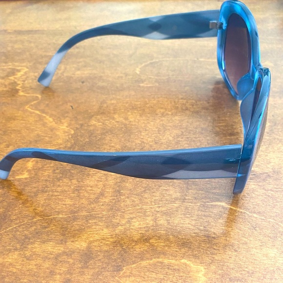 Oversized sunglasses - Picture 3 of 4